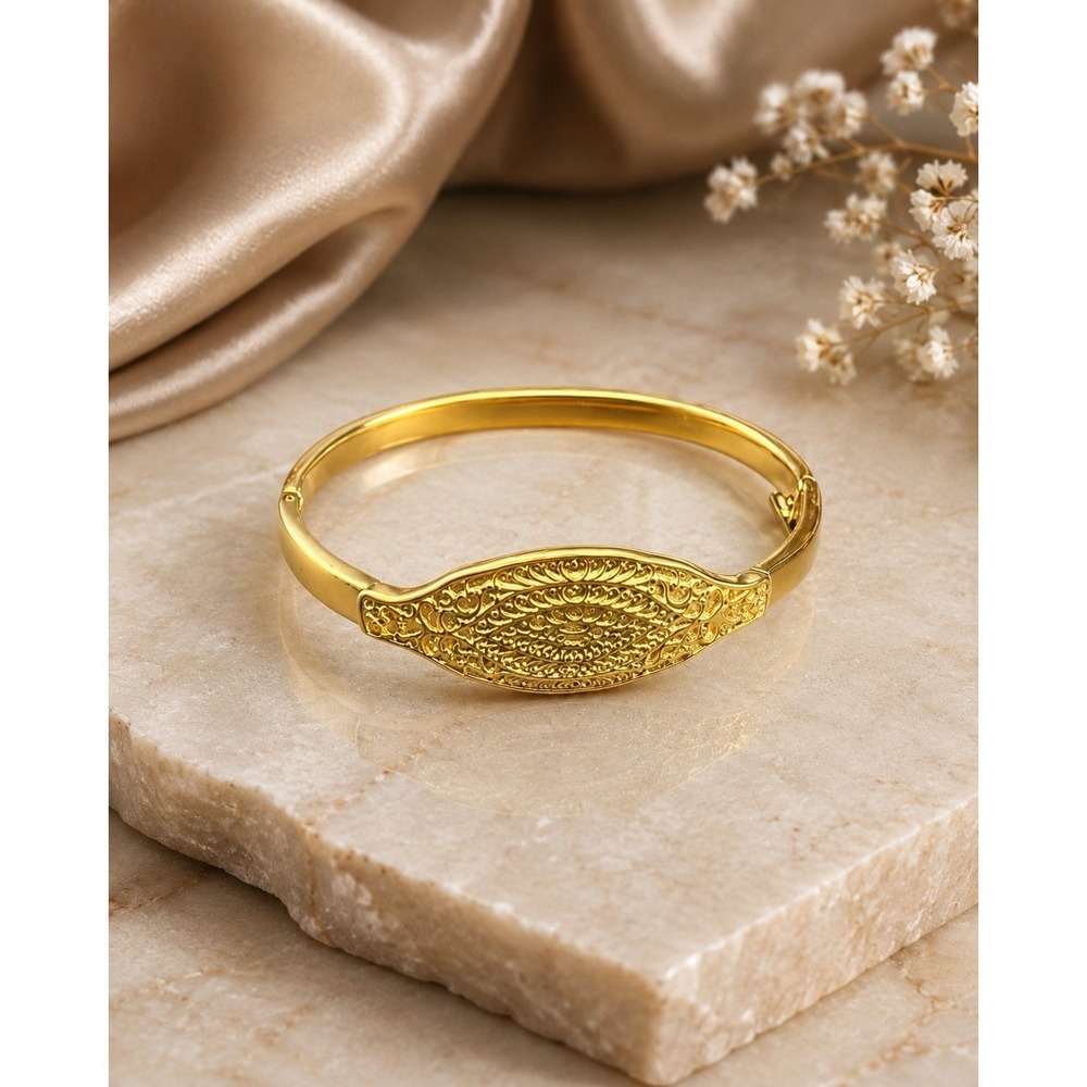 Gold Tone Filigree Oval Hinged Bangle Bracelet Ornate Textured Cuff Clasp‎